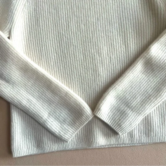 Quince Mongolian Cashmere Fisherman Crewneck Sweater Ivory size M Timeless Soft - Picture 6 of 16